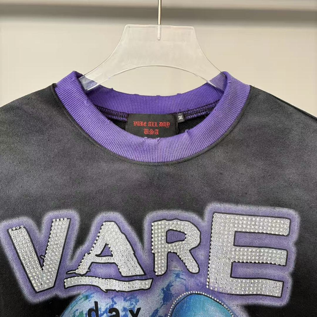Vare All Day Alien Graphic Tee